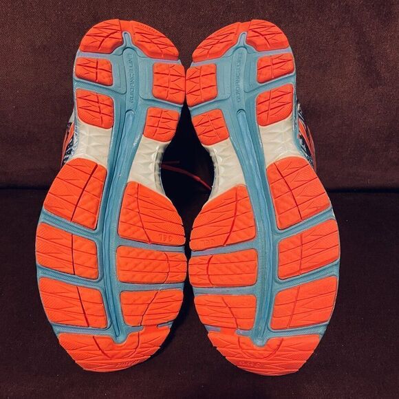 Mint Condition Asics Nimbus 18 NYC marathon limited edition Womens 9 US 40.5 EUR - Picture 7 of 11